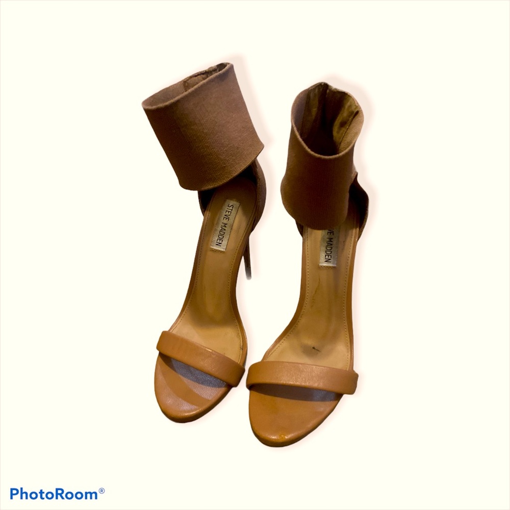 Steve Madden Tan Ankle Heels